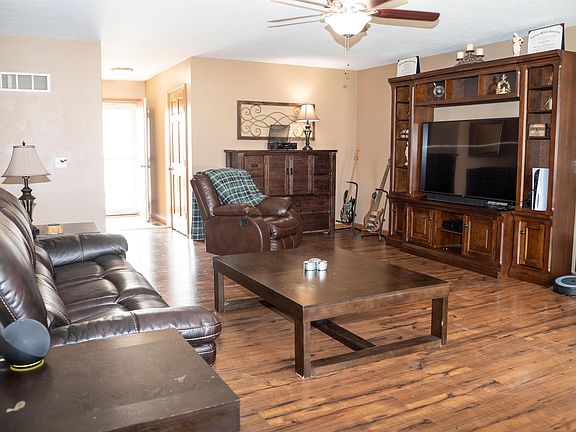 4th image of 15611 Summerbrooke Ln