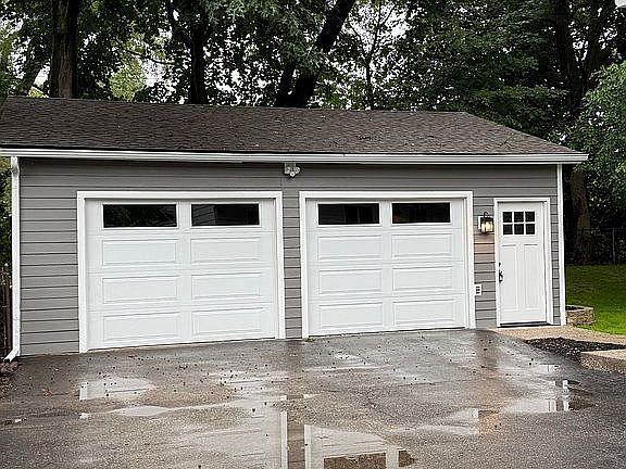 2nd image of 320 Fairfield Ave