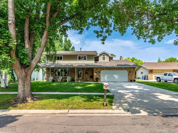 2974 Southgate Dr S, Fargo, ND 58103