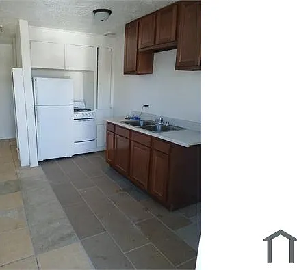 219 Dallas St NE — Photo 1