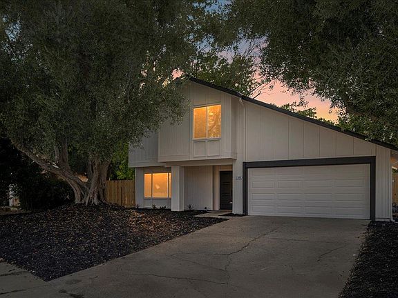 3rd image of 1548 Buckridge Way