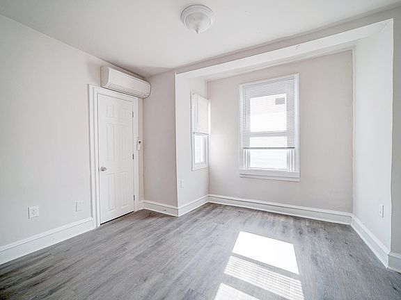 2nd image of 67 E Collom St Floor 1