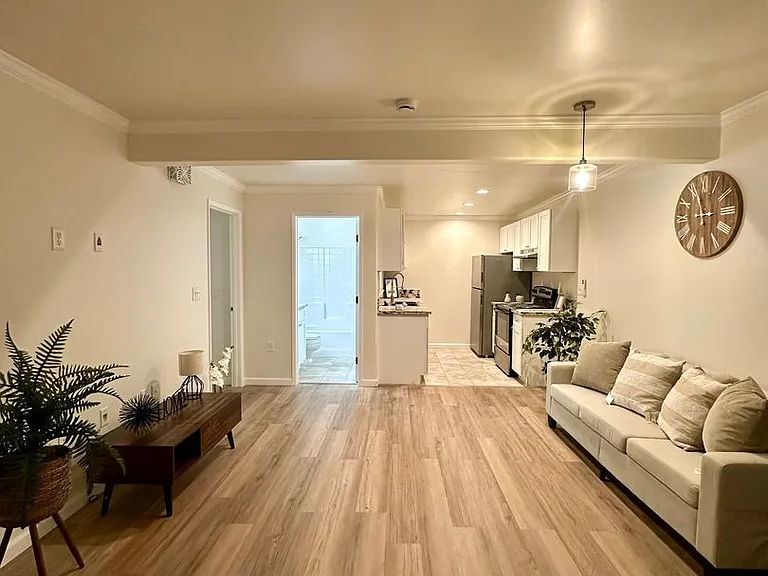 3205 Midway Dr — Photo 4