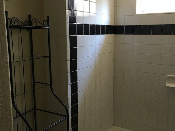 2nd image of 430 N 3rd St APT A
