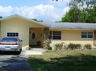 931 Entrada Dr N, Fort Myers, FL 33919