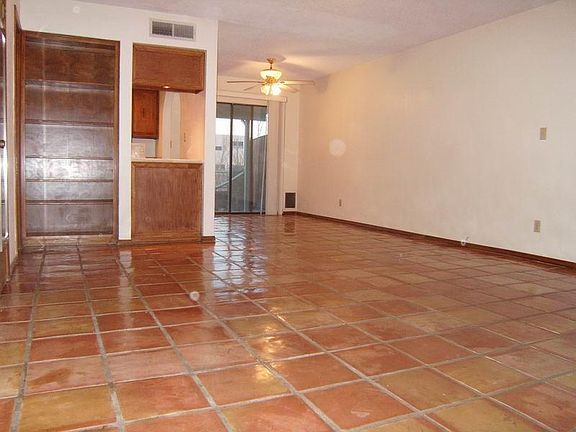 3rd image of 4847 Excalibur Dr #B