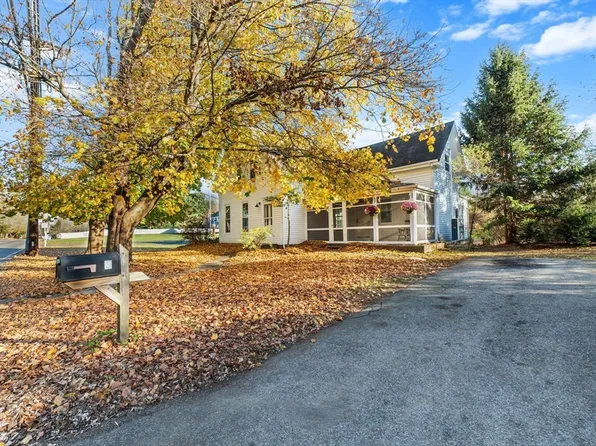 3 Pleasant St, Pembroke, MA 02359