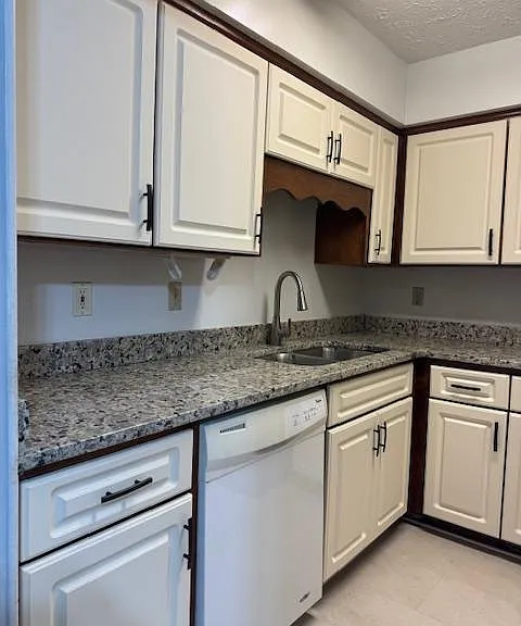 1808 State St #207 — Photo 3