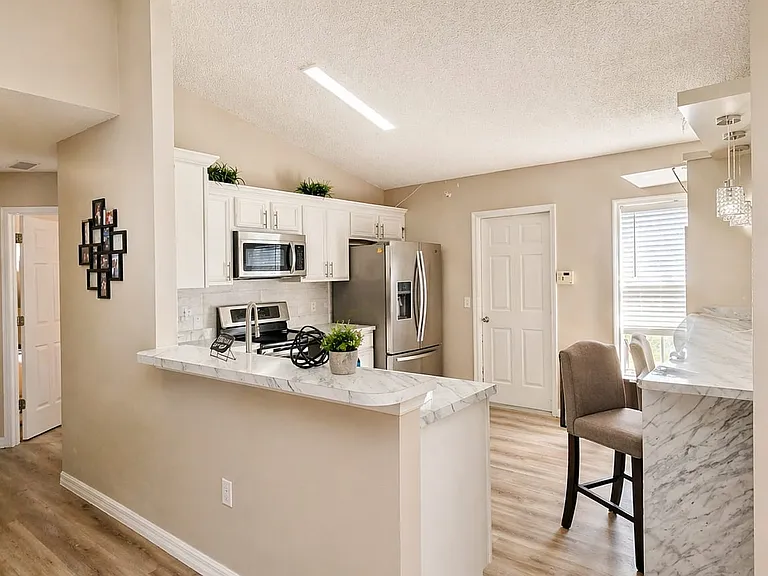 405 Bloomfield Dr — Photo 5