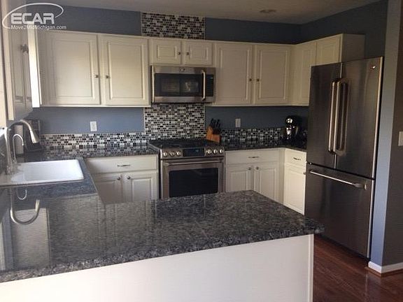 3rd image of 723 Olivia Dr