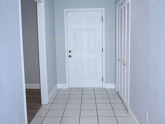 2nd image of 2138 Yardley Dr