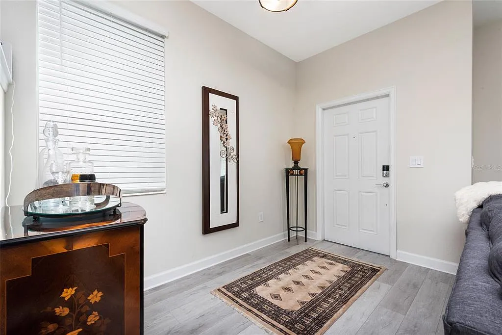 4 bed, 3.0 bath, 2042 sqft, $3,100 — Photo 3