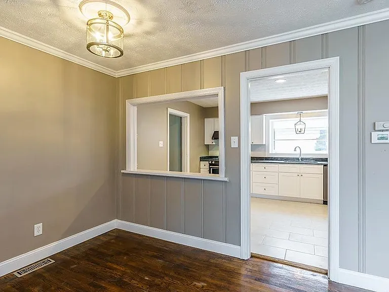 493 Barkley Dr — Photo 7