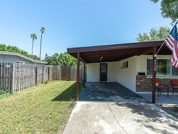 4th image of 5530 Pine Cir NE