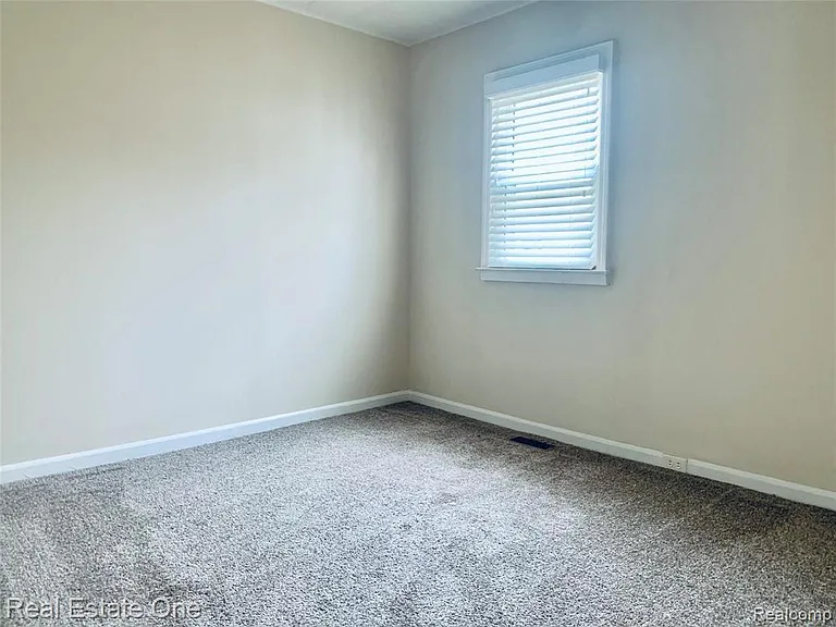 60 W Meyers Ave — Photo 6