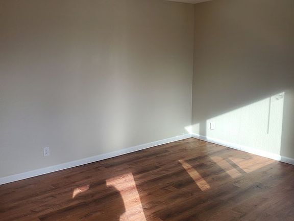 5th image of 1101 Brandon Ct #C