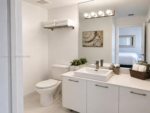 4th image of 151 SE 1st St APT 2406