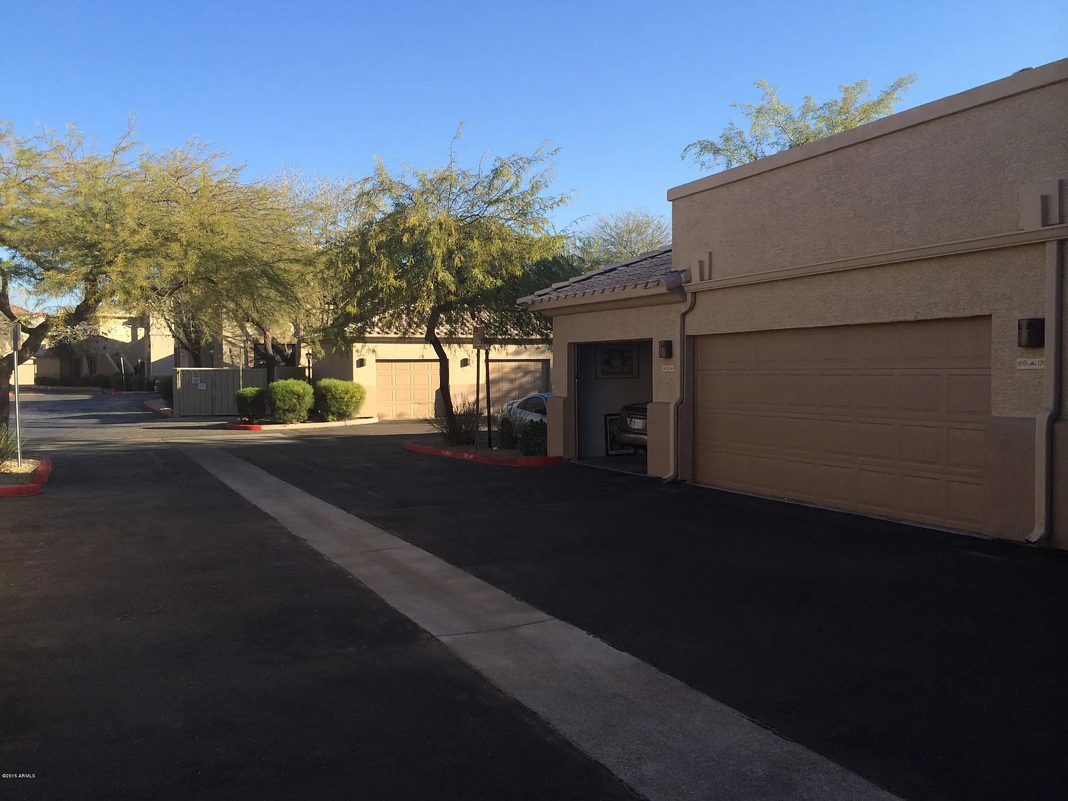 3 bed, 2.0 bath, 1282 sqft, $2,000 — Photo 4