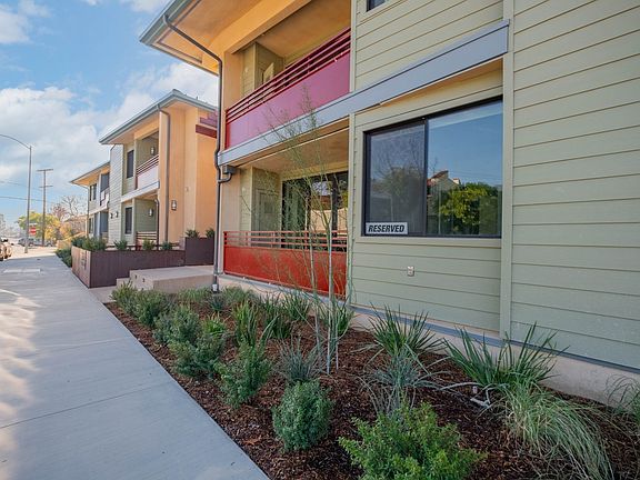 3rd image of 2608 Honolulu Ave #210