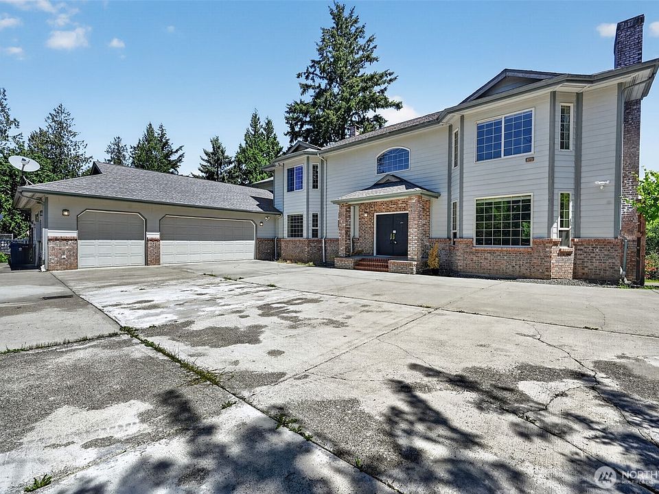 1st image of 18432 W Lake Desire Drive SE
