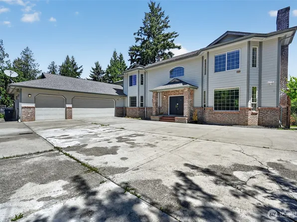 18432 W Lake Desire Drive SE, Renton, WA 98058