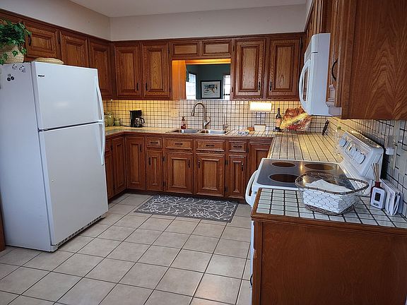 5th image of 907 Santa Anna Dr