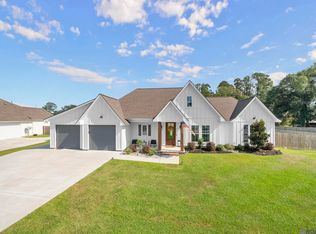31812 Old River Rd, Denham Springs, LA 70726