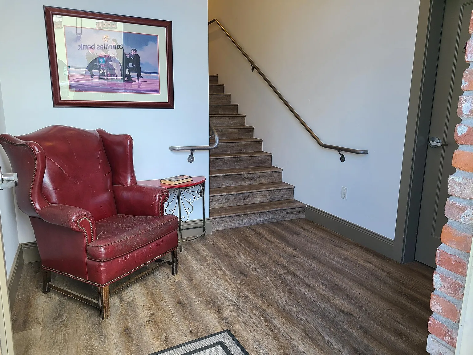 401 2nd St #101 photo 1