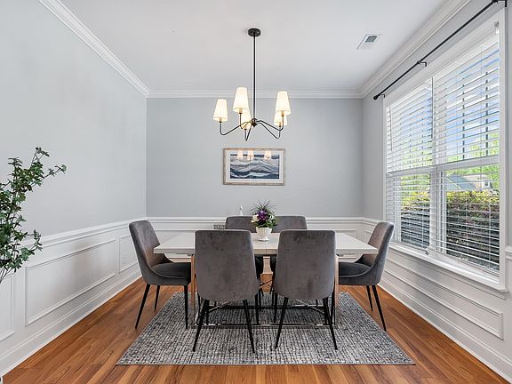4th image of 1104 Draycott Rd