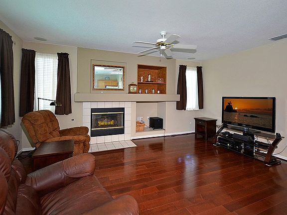5th image of 708 Willard Dr