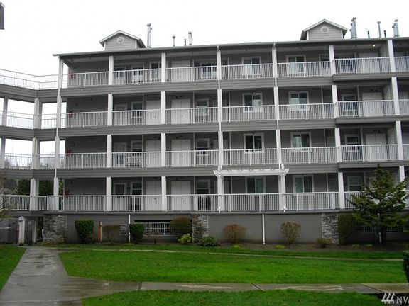 2nd image of 1318 37th St Unit 2218
