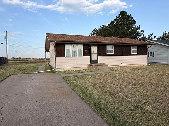 2nd image of 2036 Metro Ln