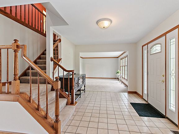 3rd image of 307 Churchill Ct