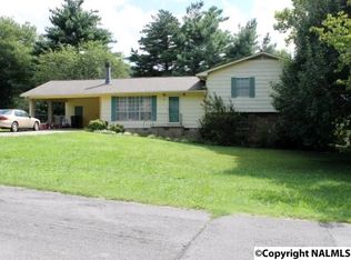 402 39th St NE, Fort Payne, AL 35967