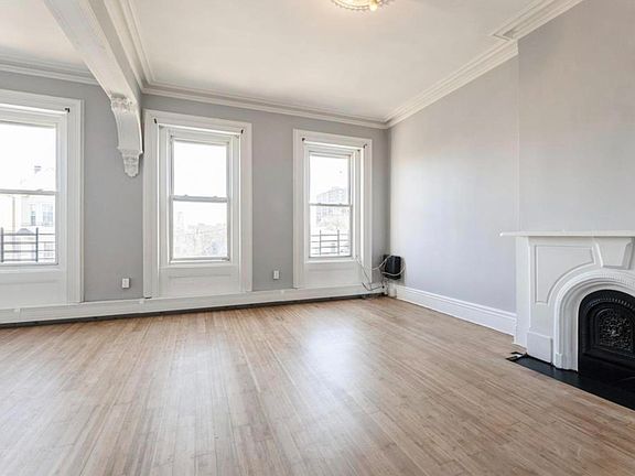 2nd image of 291 Forrest St Floor 2