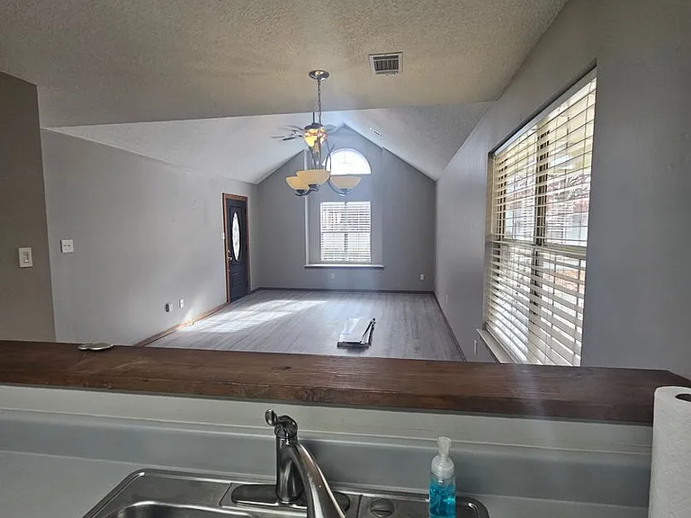 1202 Copper Creek Dr — Photo 10