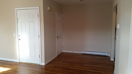 4th image of 1870 Livingston St APT B