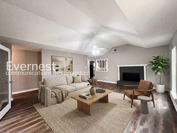 3rd image of 3985 Fernway Dr