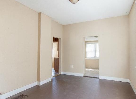 3rd image of 4123 Virginia Ave