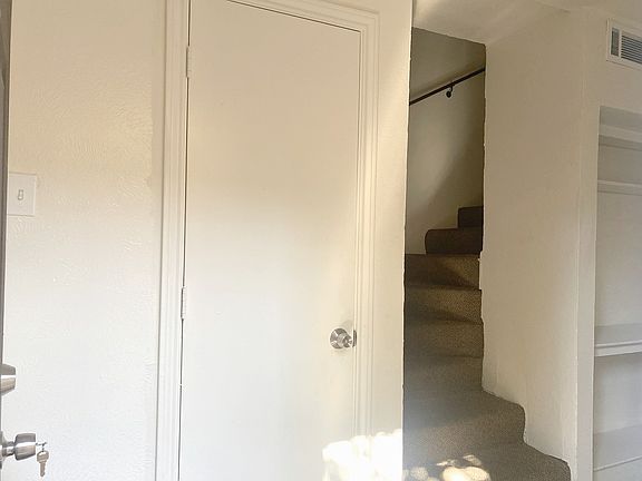 3rd image of 6019 Ridgecrest Rd APT 301B
