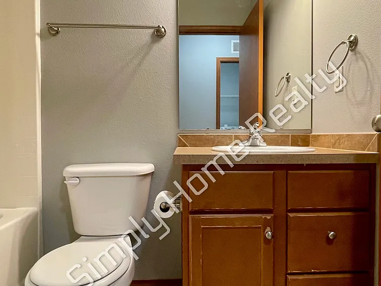 4520 Freemont St NE — Photo 14