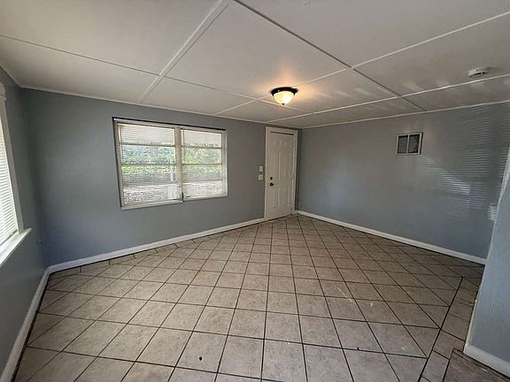 5th image of 605 S 70th St APT B