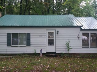 3301 Wolf Lake Dr, Baldwin, MI 49304