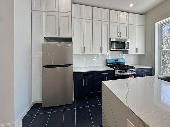 4th image of 1474 Atlantic Ave #2F