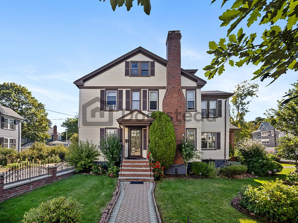 28 Churchill Ave