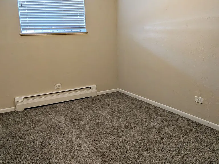95 N Clarkson St Carolyn Arms Apartments — Photo 25