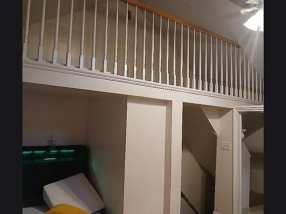 2nd image of 809 W Main St