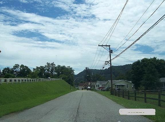 3rd image of 1815 Orchard Ave
