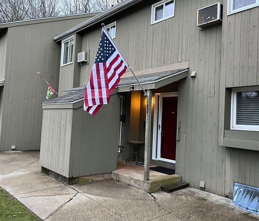 1st image of 42 McKenna Dr