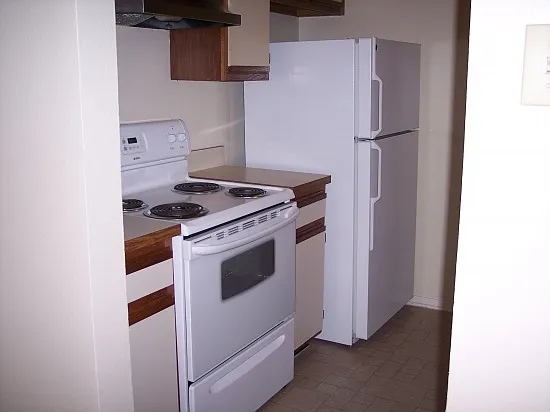 EL206 — Photo 2